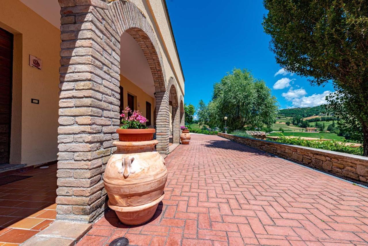 Abadia Farneto Villa Губио Екстериор снимка