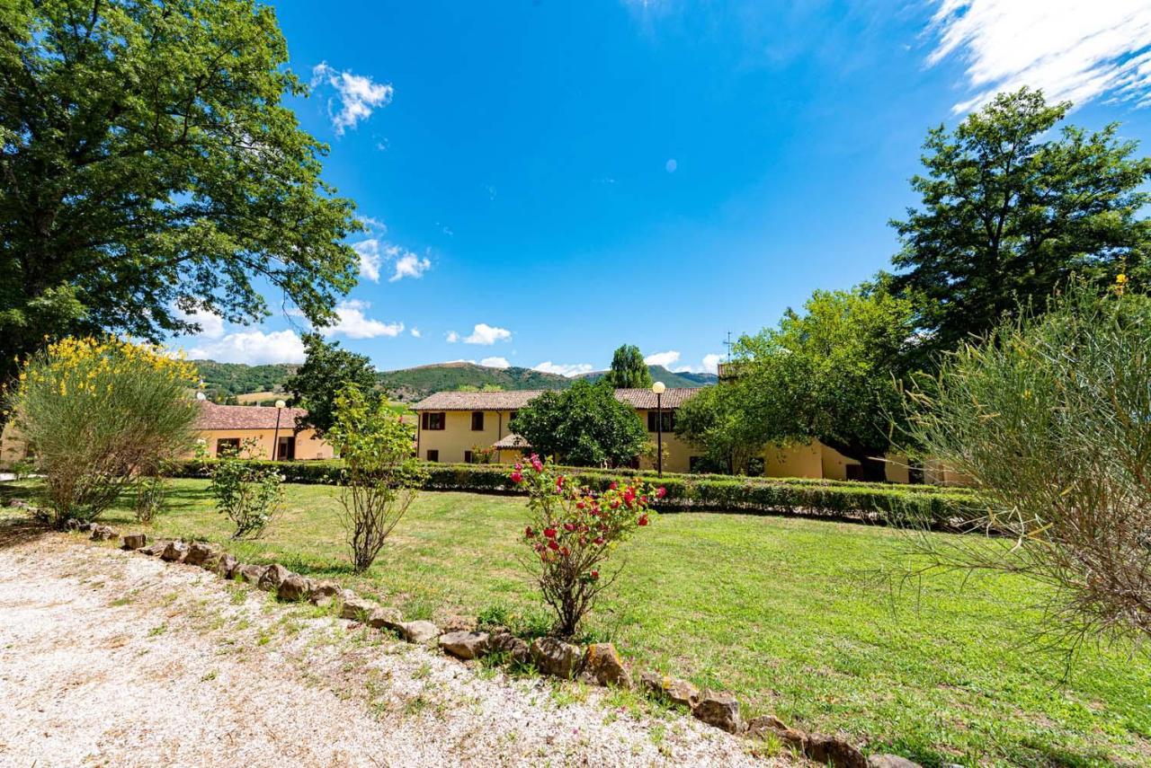 Abadia Farneto Villa Губио Екстериор снимка