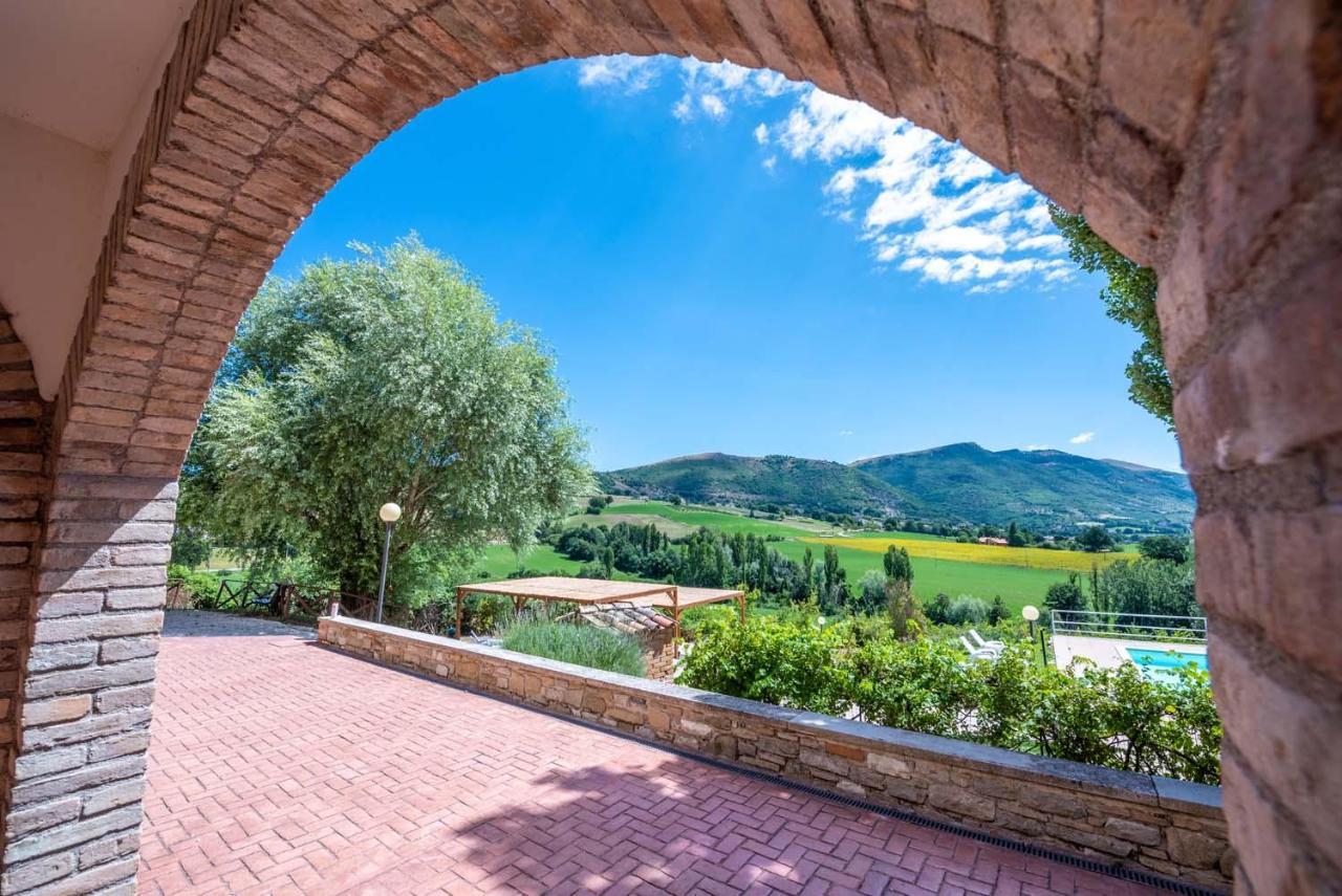 Abadia Farneto Villa Губио Екстериор снимка