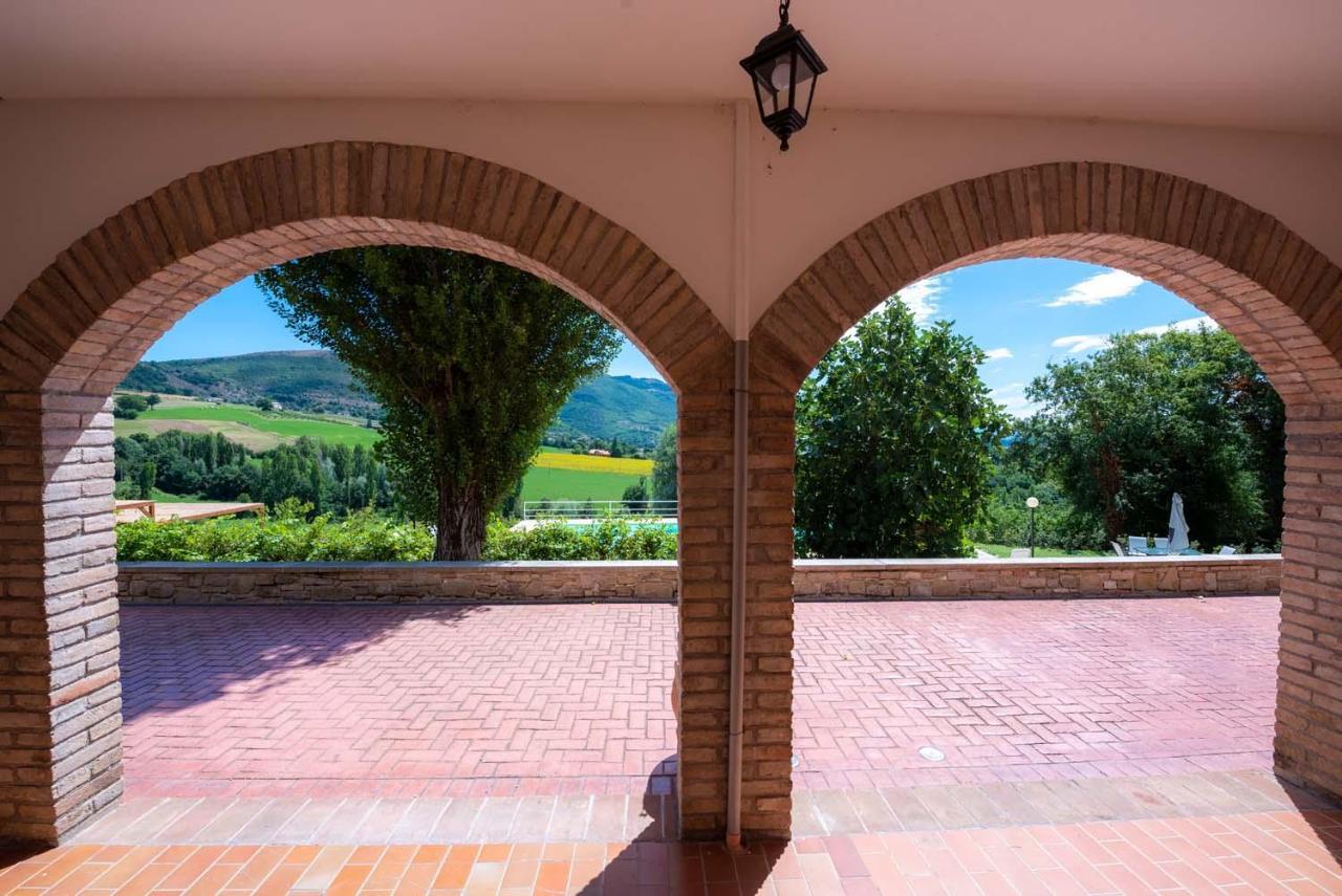 Abadia Farneto Villa Губио Екстериор снимка