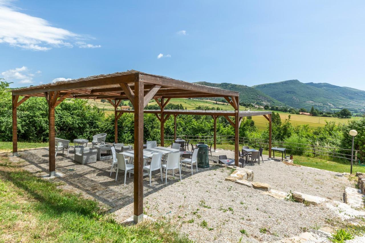 Abadia Farneto Villa Губио Екстериор снимка