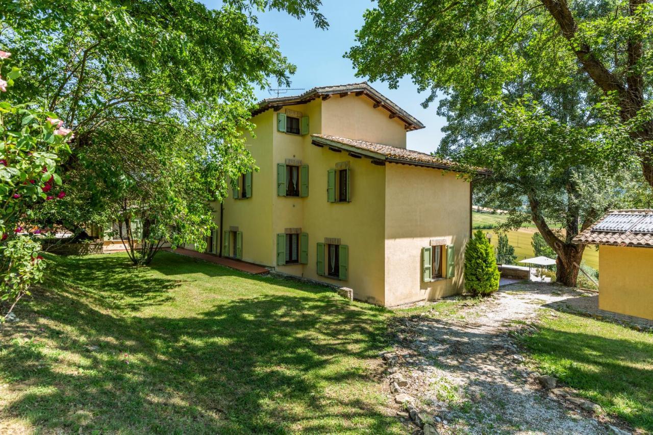 Abadia Farneto Villa Губио Екстериор снимка