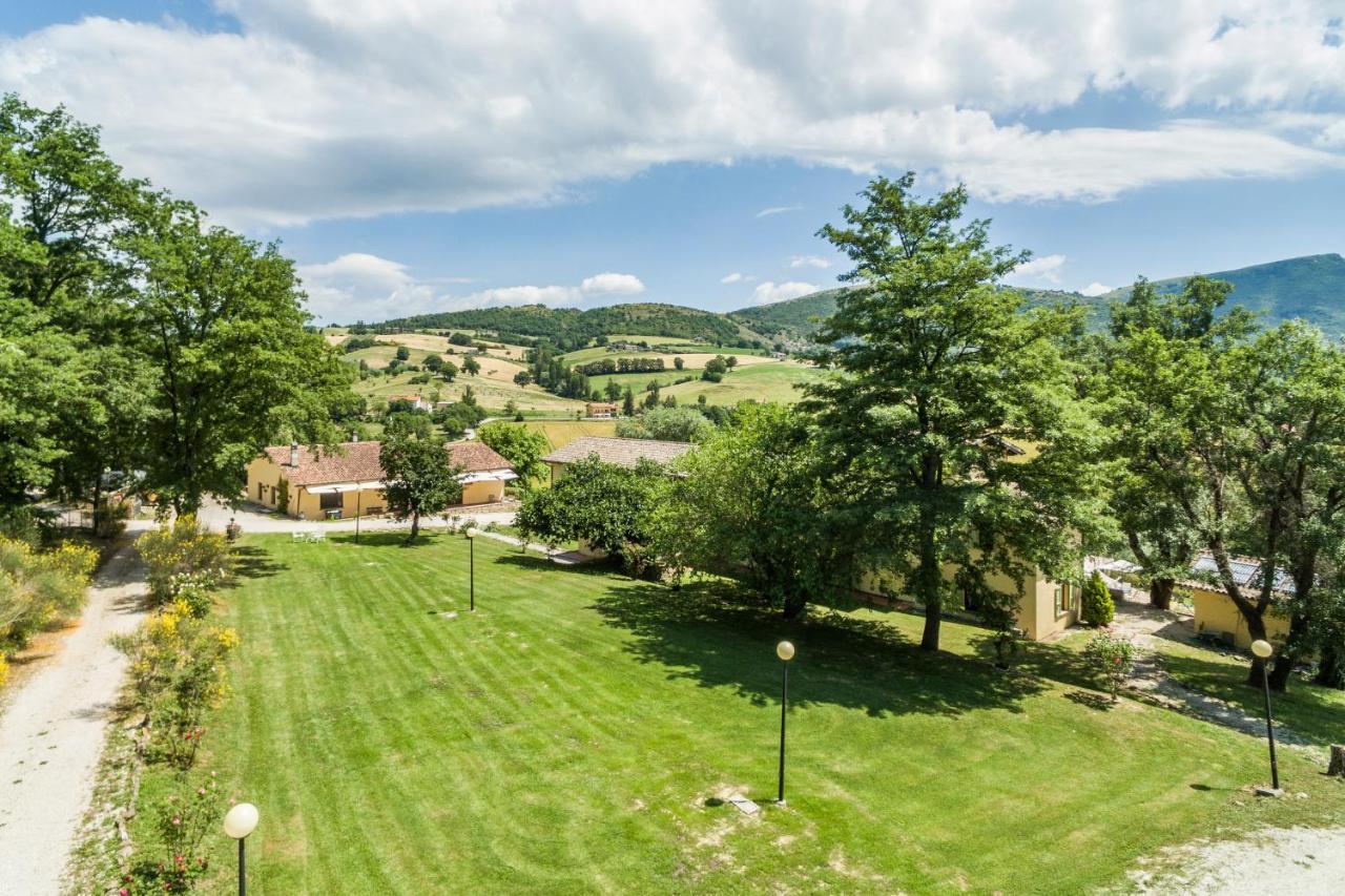 Abadia Farneto Villa Губио Екстериор снимка