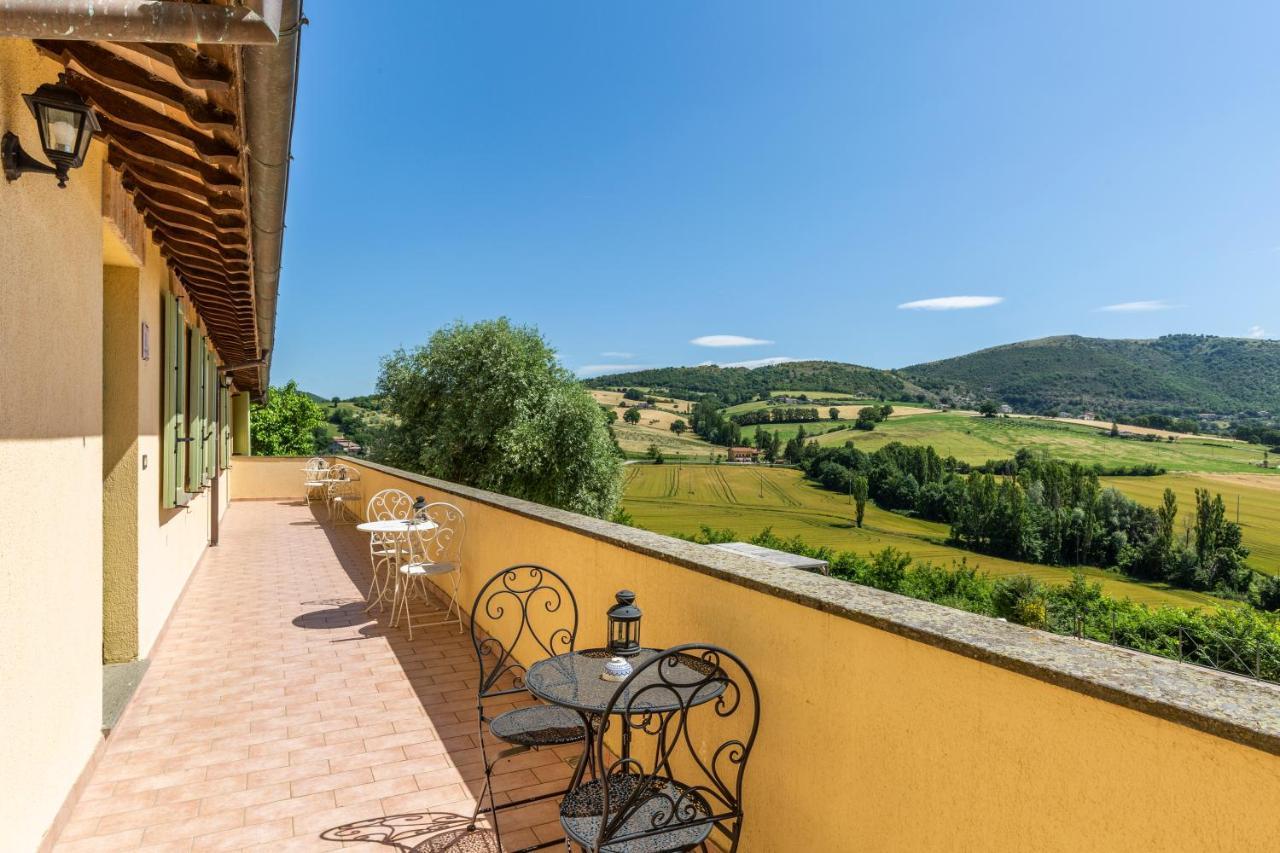 Abadia Farneto Villa Губио Екстериор снимка
