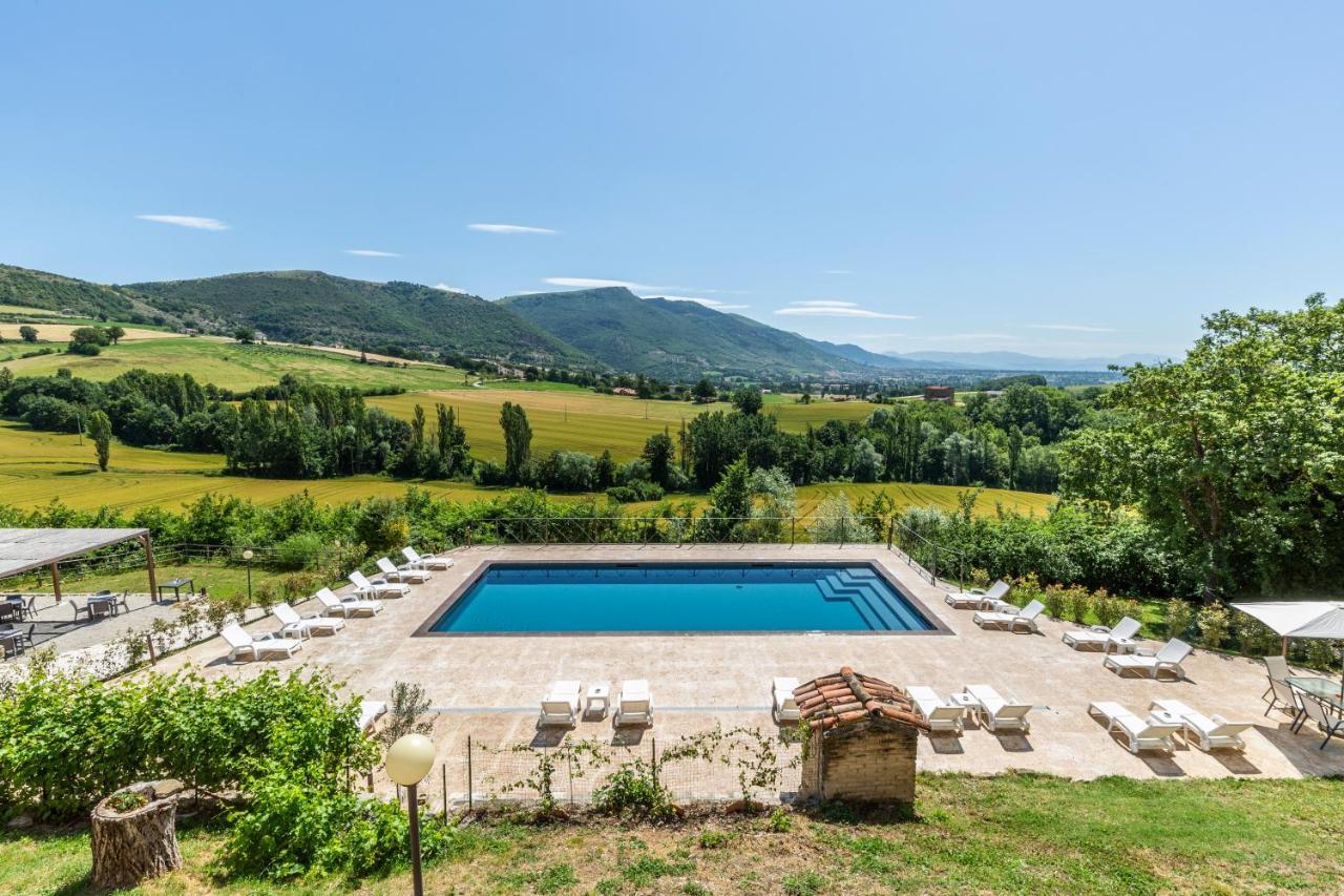 Abadia Farneto Villa Губио Екстериор снимка