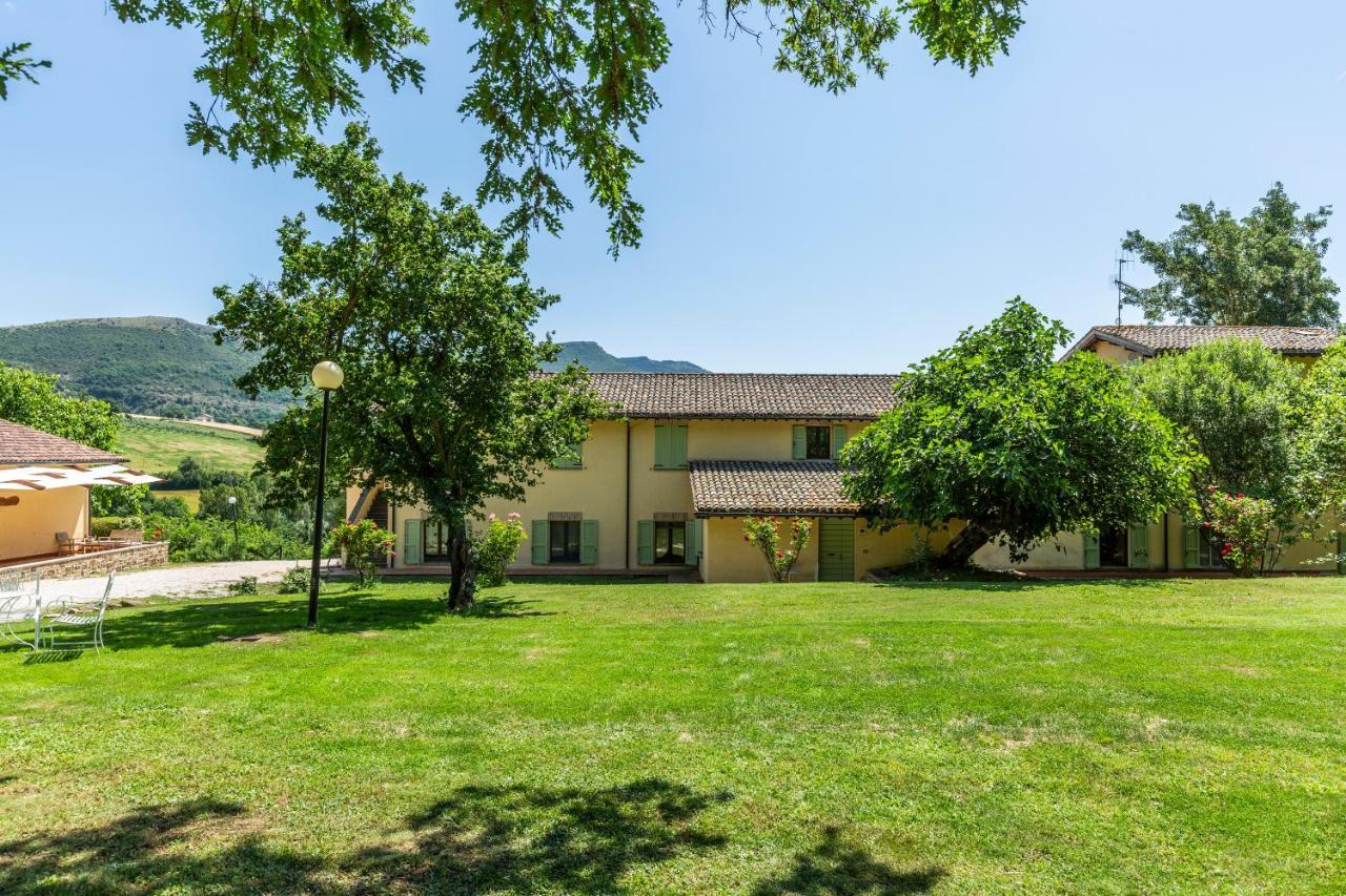 Abadia Farneto Villa Губио Екстериор снимка